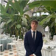 Estudiante de Educación Primaria. Joven, con ganas de enseñar e ilusión.